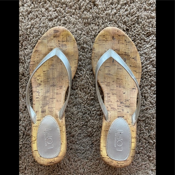 🩶Ann Taylor LOFT • sandals • 7 • GUC - Picture 3 of 4